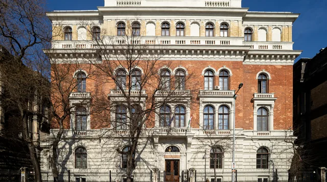 Semmelweis Üniversitesi'nin Budapeşte'deki tarihi ana binası